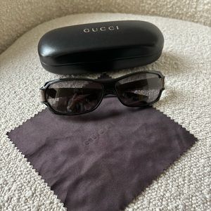 Gucci Women’s Sunglasses Used Like New w Case